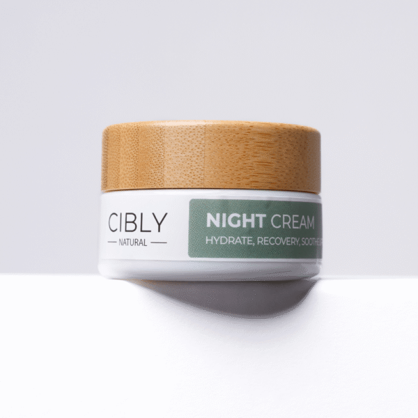 Нощен крем за лице – регенерира и изглажда кожата докато спиш