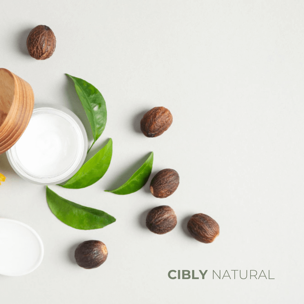 Сравнителна снимка: семена на жожоба и извлечено масло в красива бутилка