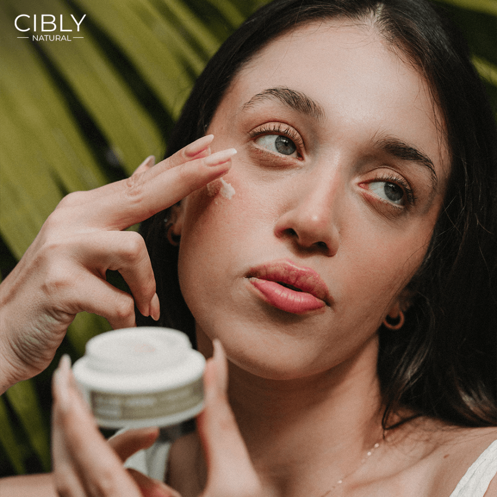 жена с млада кожа без бръчки алое вера грижа