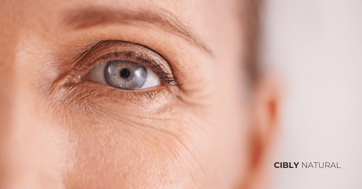 Как липсата на хидратация води до бръчки и фини линии при суха кожа